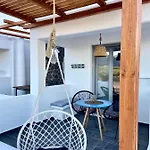 Aeron Villa *