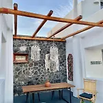 Aeron Villa