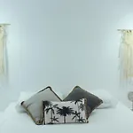 Aeron فيلة Éxo Goniá