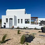 Aeron Villa