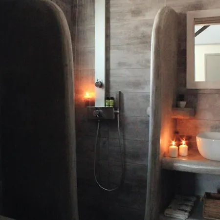 Aeron Willa Éxo Goniá