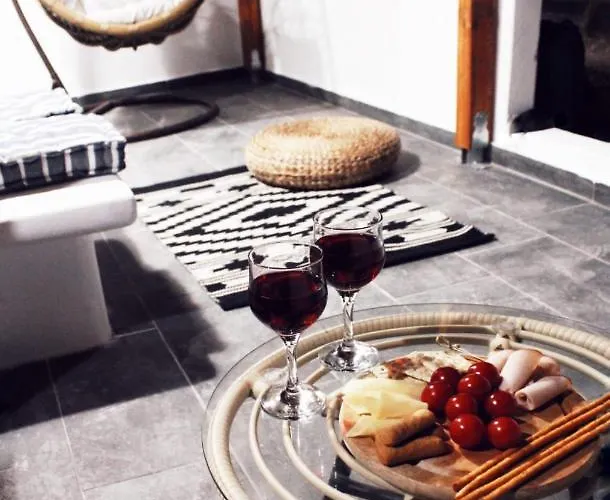 Aeron Vila Éxo Goniá